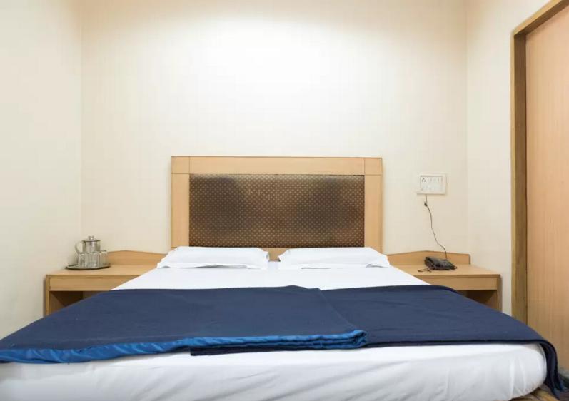 Hotel Dwaraka Paradise ハイデラバード エクステリア 写真
